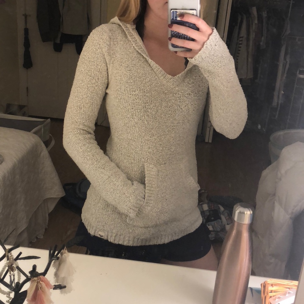 Chunky white/gray knit v neck hoodie size M